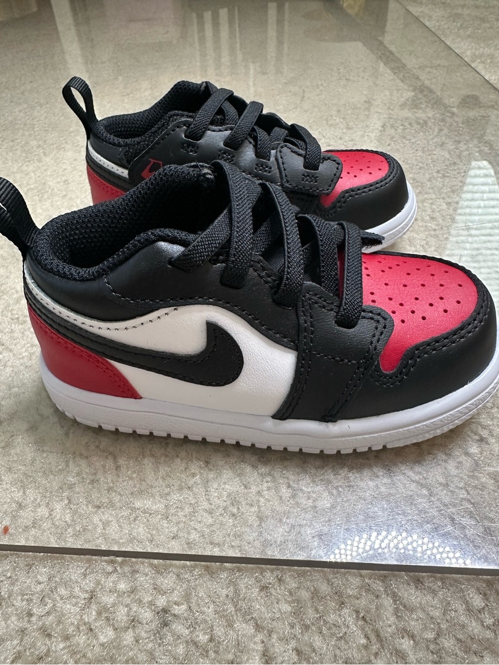 NIKE AIR JORDAN RED BLACK WHITE TODDLER SNEAKERS SZ 7 NEW